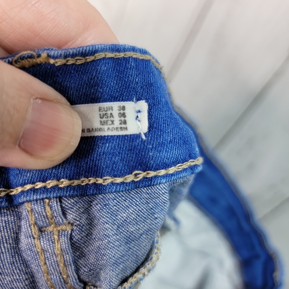Zara Trafaluc Women's Blue Distressed Denim Skinny Jeans Size 6. Great Condition - Picture 9 of 9
